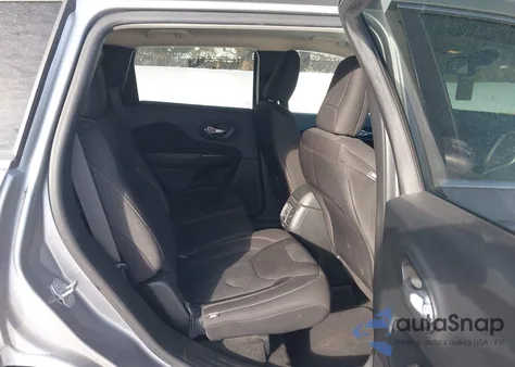 2015 Jeep Cherokee Latitude z USA, uszkodzony, nr VIN 1C4PJMCB6FW733465